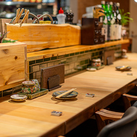 落ち着いた空間で職人の技を間近に感じる