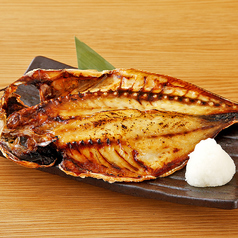 いそ塩と焼酎で仕込んだあじの開き/焦がし醤油のいか焼き 各