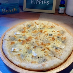 ４種のチーズピザ