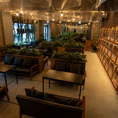 インテリアからこだわったSNS映え抜群の店内は、女性同士のカフェ利用にもおすすめ。