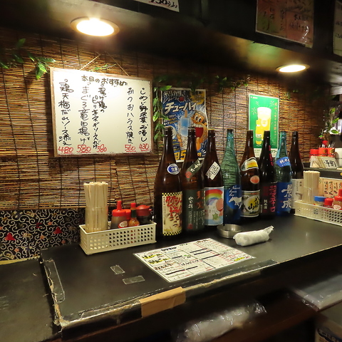 築地直送ホタテや国産牛の料理と全国の地酒、昭和レトロな和風居酒屋です。
