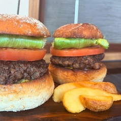 【当店一番人気◆一つ一つ丁寧に作り上げる贅沢な一品】松阪バーガーの写真