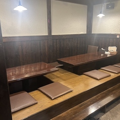 【テーブル席】4名様向けのお席をご用意しました！ご家族でのお食事や少人数宴会にも最適です◎ご来店お待ちしております。