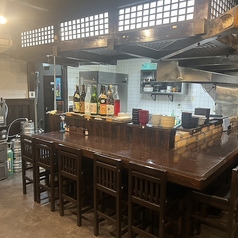 【カウンター席】10名様までご利用になれるお席です。お仕事帰りのチョイ飲みにおすすめ！お一人様でもお気軽に♪