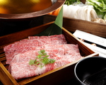 最高ランクのリブロース使った『黒毛和牛しゃぶしゃぶ』。口の中でとろけるような食感です。