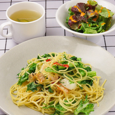 シーフードと野菜のペペロンチーノ
