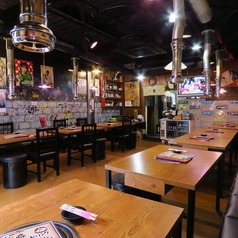 広々としたテーブル席をご用意しております。少人数から大人数まで幅広いシーンでご利用いただけます☆友人や恋人、家族と共にお楽しみください。