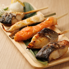 おまかせ炭火焼き魚串盛り合わせ