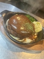 料理メニュー写真 当店自慢のやわらか～いデミグラスハンバーグ