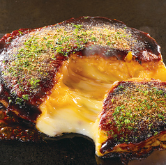一度食べたらやみつきの「モチーズお好み焼き」