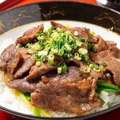 宮古島のブランド牛「大福牛」の焼肉飯セット◎