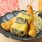 さくさく。食材の味を最大限に揚げたて熱々、サクッサクな大晴海流の串揚げを是非。税込190円から