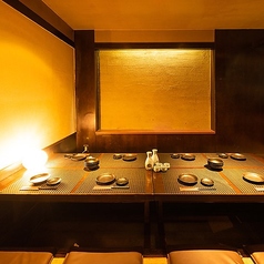 【4名様～10名様】4名様～10名様まで♪完全個室空間をお楽しみください♪女性や合コンなどで大人気！また記念日や誕生日会などにもワンランク上の宴会を演出♪3時間飲み放題＆本格料理豪華コースもご用意しております！◇赤羽 個室 居酒屋◇