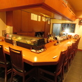 お料理に合うお酒のご相談は、ぜひカウンター席で。お客様の好みに合わせて、料理人やスタッフがおすすめの一杯をご提案いたします。素材の話、蔵元のエピソード、季節の味の話など、**カウンターならではの“食の会話”**も魅力のひとつです。