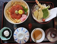 いくら丼定食