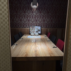 個室最大6名様でご利用いただけます。