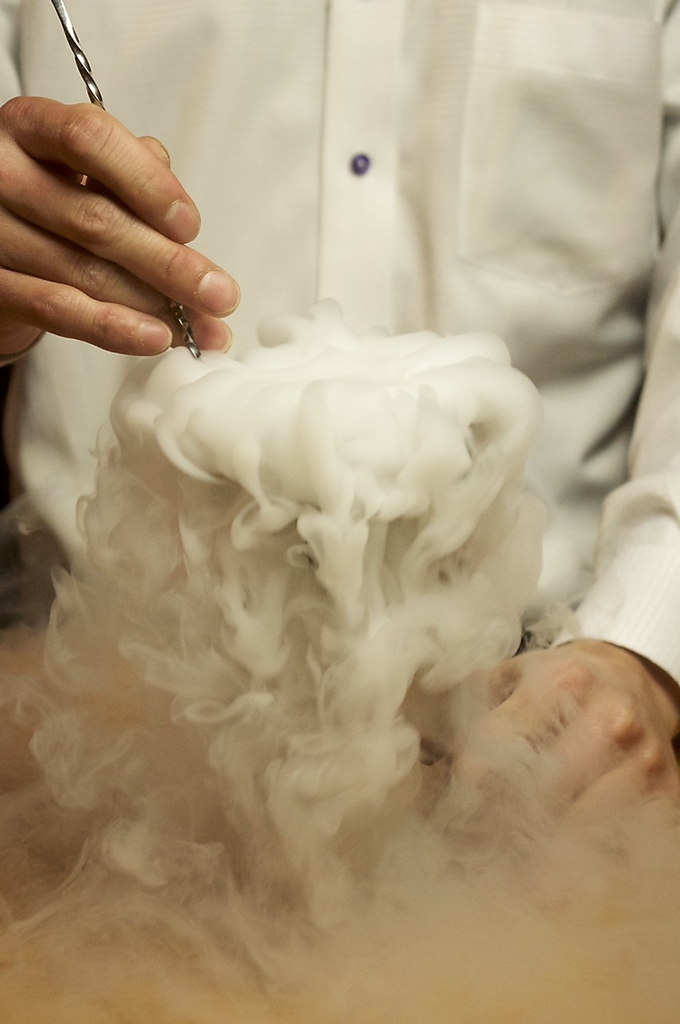 液体窒素を使ったカクテルなど、他では中々見かけないミクソロジーカクテルがお試しいただけます♪