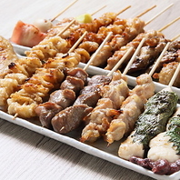 一本ずつ丁寧に焼き上げる自慢の串焼きをご賞味あれ
