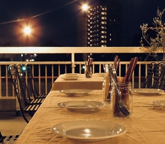 【ビアガーデン】6名様用テーブル席。少人数でのご宴会やご家族・グループでのご利用に最適です。