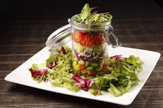 美しい四季野菜のカラフルジャーサラダ
