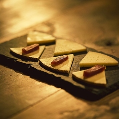 マンチェゴチーズ｜熟成の羊乳チーズ