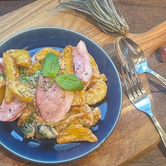 紅茶カモ肉のジャーマンポテト