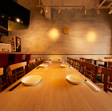 おいすたん 関内南口本店の雰囲気1
