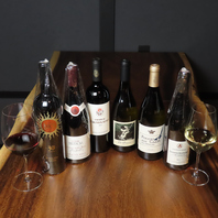 ハイエンドな銘柄を中心に揃えた豊富なワイン