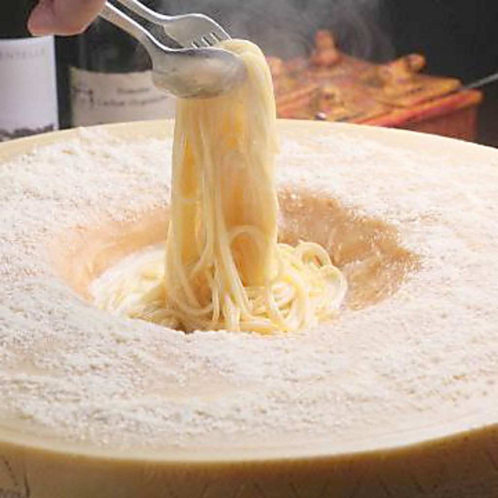 名物その２！大きなイタリア産ホールチーズパスタも健在！クーポンでお得に！