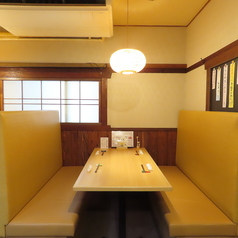 【6名掛けテーブル】職場の同僚やご友人の方と気軽にお食事を楽しんで頂けます。