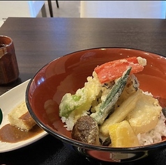 季節の野菜天丼と豆腐ステーキ