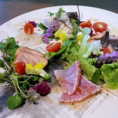 鮮魚三種の炙りカルパッチョ