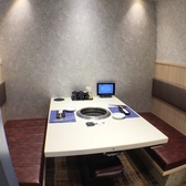 白基調のテーブルでゆっくりお食事を・・・