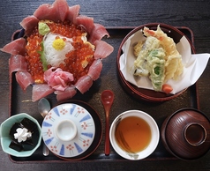 特盛いくら鉄火丼定食