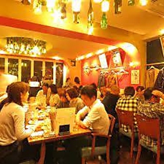 会社でのお集まりに、奥のお席１フロア貸し切りも承ります。お気軽にご相談ください。