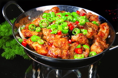 揚げスペアリブの辛味焼き鍋