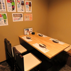 最大8名様まで座れるテーブル席