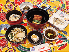琉球料理と琉球舞踊 四つ竹 久米店のおすすめランチ1