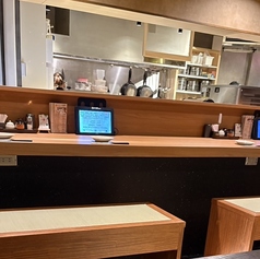 カウンター席もご用意しています。