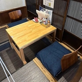 【少人数から便利な掘りごたつ個室】 2名様用の掘りごたつ個室席をご用意しています♪全個室と半個室があり、気の合う友人との食事会や、デートでのご利用にぴったり！