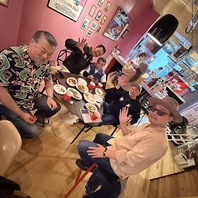 レトロなアメリカンダイナーで特別なパーティを楽しむ！