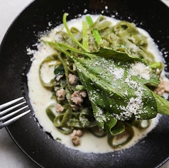 神戸市西区産ほうれん草と豚ミンチのクリーム　自家製ほうれん草のフェットチーネ