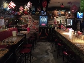 TWO BAR 駄菓子バーの雰囲気2