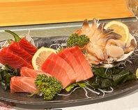 旨味が引き立つ仕込み。厳選鮮魚のお刺身盛合せ