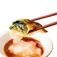 手作りあんを手包み！こだわりの餃子