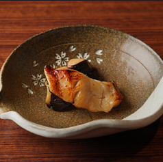 「旬を焼く。香りを味わう。」ひと皿に込めた和の料理たち