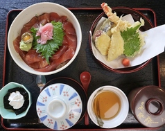 まぐろづけ丼定食