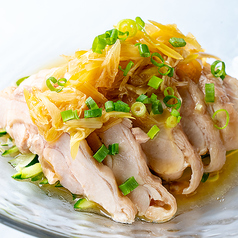 蒸し鶏の葱生姜香味ソースがけ