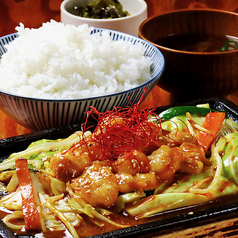 爆裂！牛ホルモン味噌炒め定食はごはんが止まらんです！