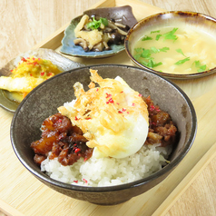 ルーロー丼セット（揚玉付き）